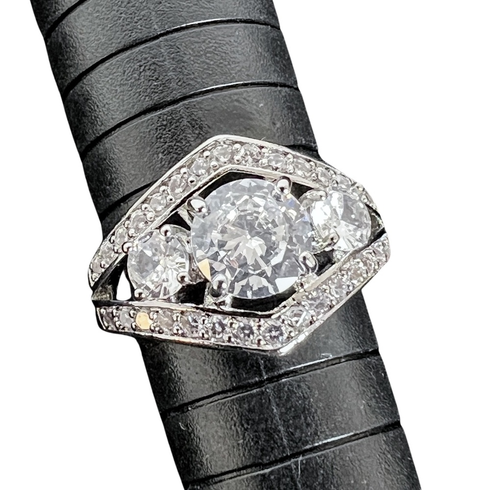 CZ and 925 Silver Tiara Style Band Ring Sz 7 NEW - Picture 4 of 9